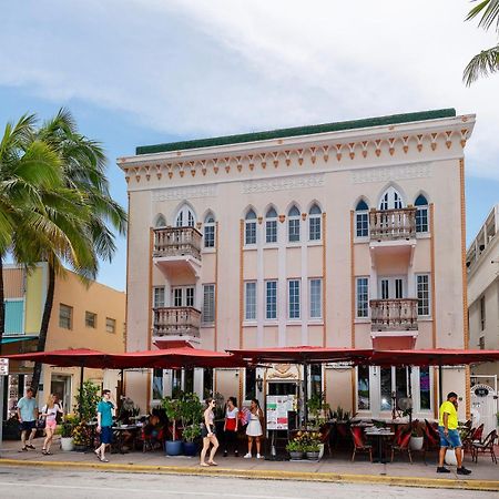 Apartments On Ocean Drive Miami Beach Exterior photo