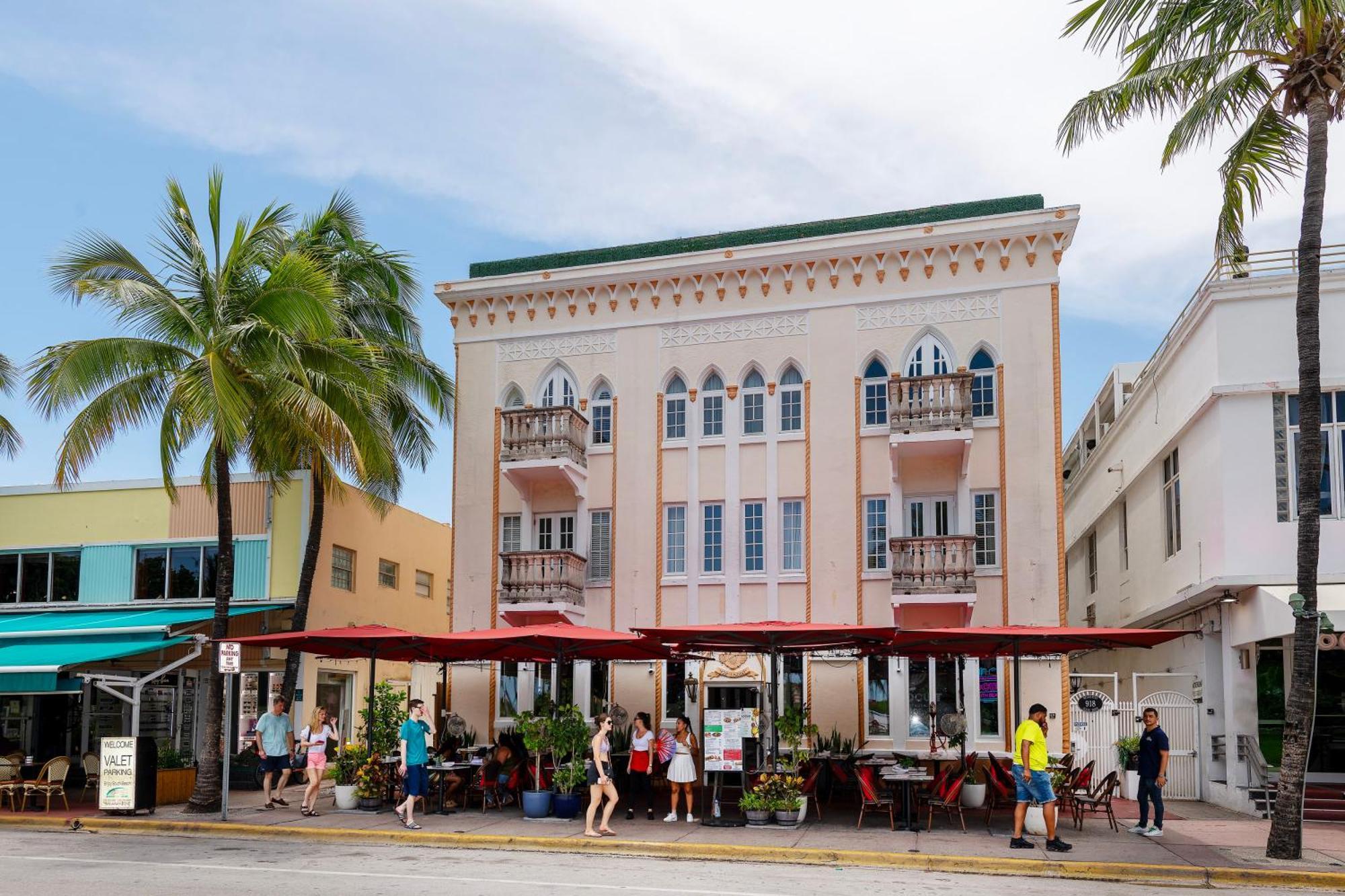 Apartments On Ocean Drive Miami Beach Exterior photo